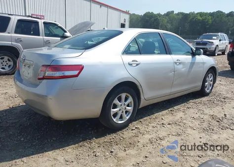 2011 Toyota Camry Le z USA, uszkodzony, nr VIN 4T1BF3EK4BU158433